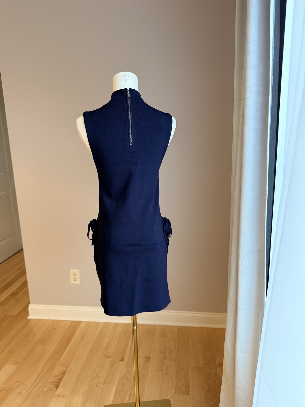 Alice + Olivis Tunic Top - Picture 3 of 6